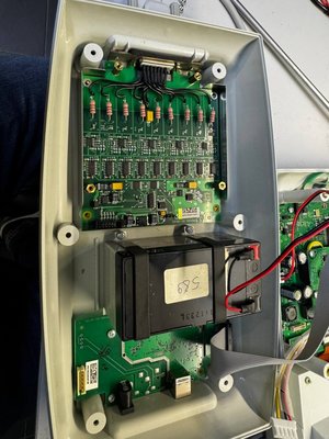 так виглядає конструкція UCARD 100 зсередини