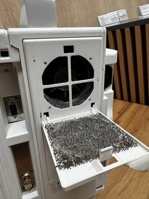 Datex-Ohmeda F-CM1-05 монітор потребує чистки від пилу, фільтр забитий порохом.