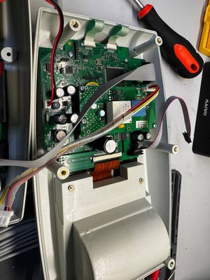 так виглядає конструкція UCARD 100 зсередини