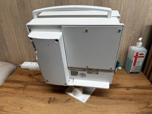 Ось з таким тріснутим корпусом монітор пацієнта GE Datex-Ohmeda F-CM1-05 до нас потрапив.